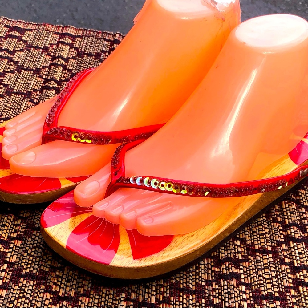 oriental Women’s Red Electra Strap Wooden Flip flop Sandals Size 8